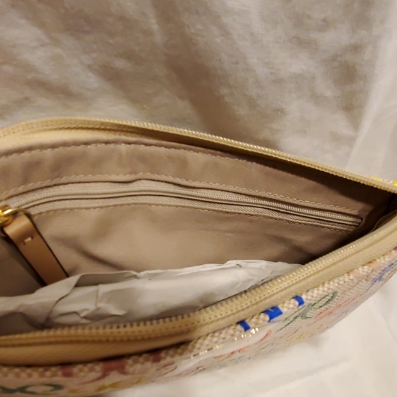 Nine West wristlet - Picture 2 of 3